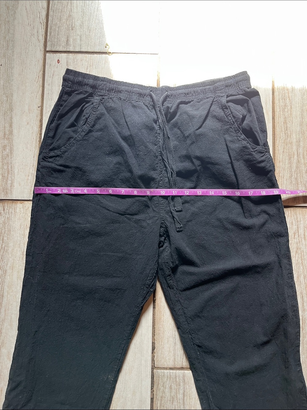 Relaxed Black Drawstring Capris - Picture 5 of 6